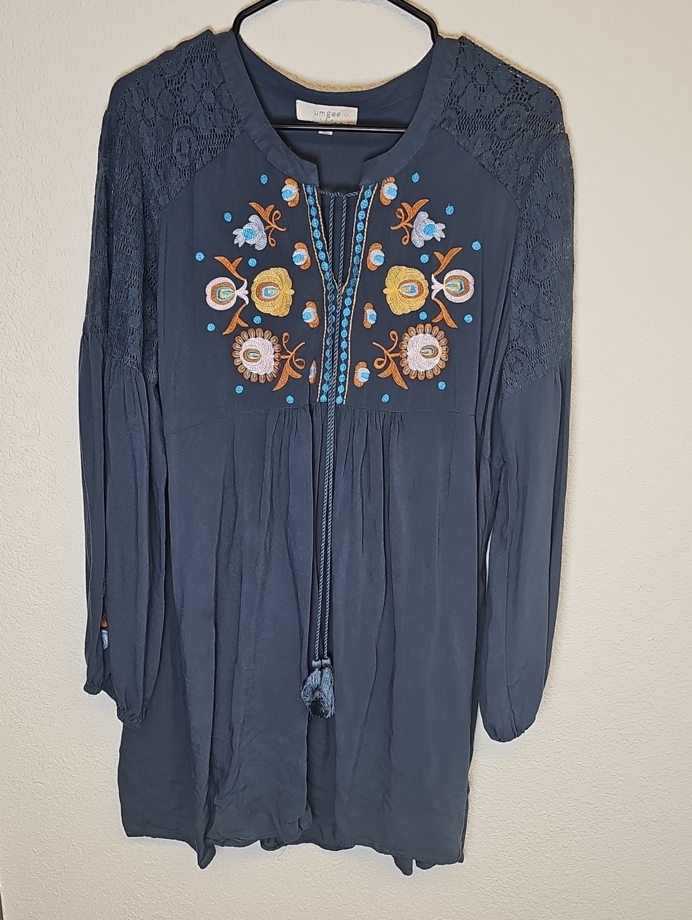 Umgee Navy Embroidered Floral Lace-Shoulder Tunic